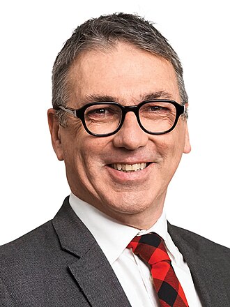 Portrait of Hon Dr Duncan Webb